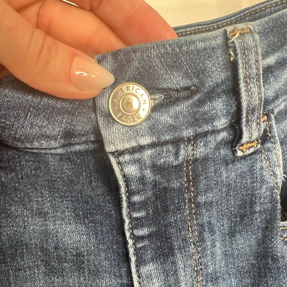 AE NE(X)T Level Curvy Super High Waisted Distressed Jean - Picture 4 of 10